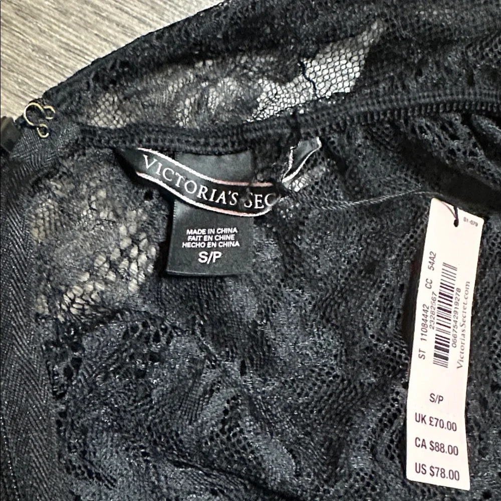 Victoria Secret Black Lace V-Back One Piece Bodysuit Romper‎ Size Small